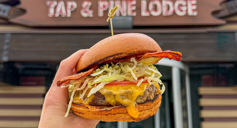 L. Woods Tap & Pine Lodge, Lincolnwood